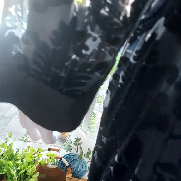 Soft Surroundings Velvet Lace Burnout Kimono with Fringed Hem and Tie Waist. - Picture 6 of 15